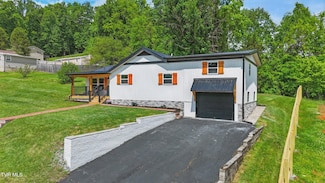 1225 Bristol View Dr, Bristol, VA 24201