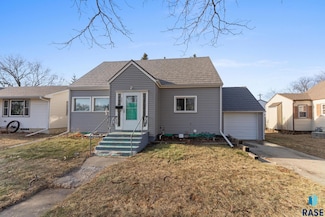 503 S 3rd St, Beresford, SD 57004