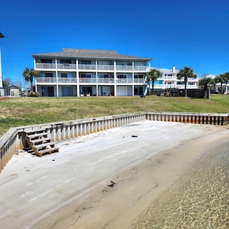 1691 U S 98 Unit 106, Mary Esther, FL 32569