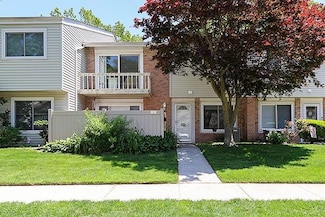 223 Springmeadow Dr Unit E, Holbrook, NY 11741
