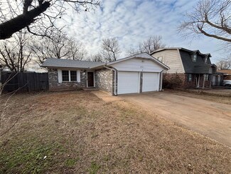 221 S Silver Dr, Mustang, OK 73064