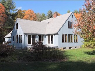83 Old Holmes Rd, Contoocook, NH 03229