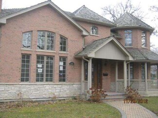 313 Thackery Ln, Northfield, IL 60093