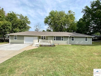 1209 E Franklin St, Clinton, MO 64735