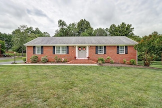 759 Farfields Dr, Lynchburg, VA 24502