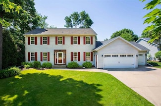 1512 Yorkshire Ave, Kaukauna, WI 54130
