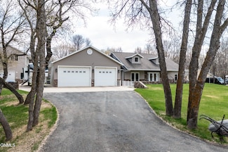 9019 Briardale Dr, Bismarck, ND 58504