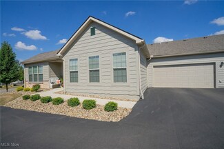 9264 Sharrott Rd Unit 401, Youngstown, OH 44514