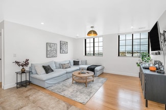 1 Prescott St Unit 304, Boston, MA 02128