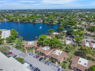 322 Briarwood Cir Unit 117, Hollywood, FL 33024