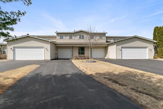 1335 Langewood Dr, Minnetrista, MN 55364