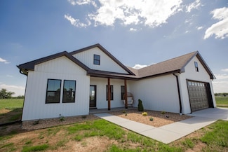 13320 E 1424 Rd, Stockton, MO 65785