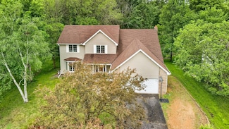 3759 Greensboro Dr, Saint Paul, MN 55123