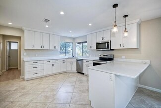 2771 High Mead Cir, Vista, CA 92084