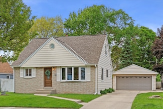 8706 W Arthur Ave, Milwaukee, WI 53227