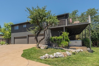 3357 Oakwood Place, Redding, CA 96001