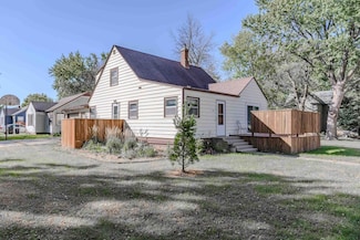 408 Avenue D E, Lake Park, IA 51347