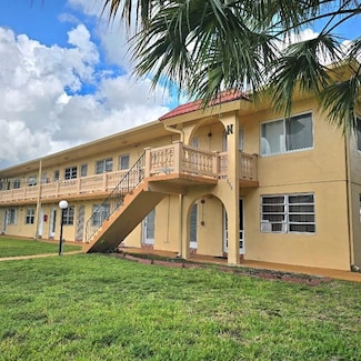 135 NE 202nd Terrace Unit N18, Miami, FL 33179