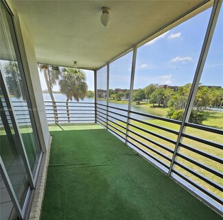 447 NE 195th St Unit 220, Miami, FL 33179