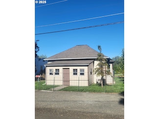 407 SW Fourth St, Grass Valley, OR 97029