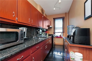 9524 Fort Hamilton Pkwy Unit 105, Brooklyn, NY 11209