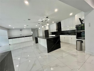 575 NE 179th Dr Unit n/a, North Miami Beach, FL 33162