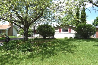 1411 Paula Ave, Wheaton, IL 60189