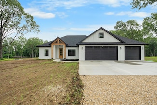 7058 County Rd 409, Fulton, MO 65251