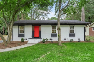 3900 Colebrook Rd, Charlotte, NC 28215