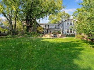 36 Croydon Ln, Oak Brook, IL 60523