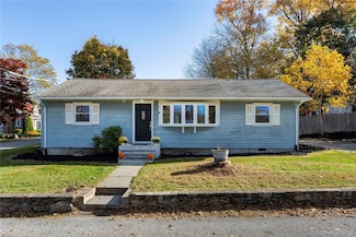 38 Pleasant Dr, Carmel, NY 10512