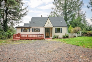 3721 Columbia Heights Rd, Longview, WA 98632