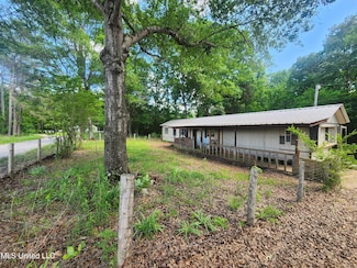 152 Mallard Rd, Waterford, MS 38685