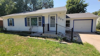 517 N Weaver St, Hesston, KS 67062