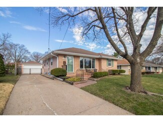 4230 40th St, Des Moines, IA 50310