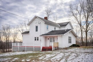 900 N Wolf Lake Rd, Albion, IN 46701