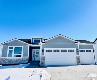 1390 NW Yorktown Dr, Waukee, IA 50263