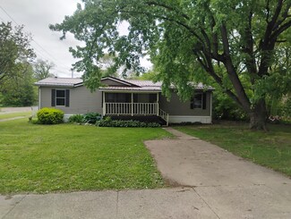 201 Pleasant St, Hartford, MI 49057