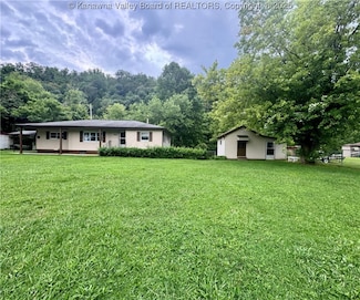521 Youngs Bottom, Elkview, WV 25071