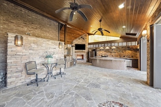 2614 Rip Van Winkle Dr, Pearland, TX 77581