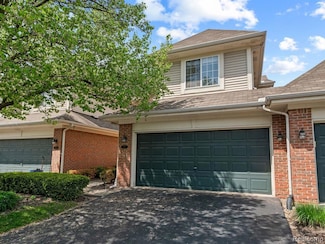 617 James Cir Unit 49, Royal Oak, MI 48067