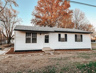 459 Missouri Ave, South Roxana, IL 62087
