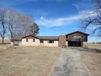 19606 E 19th St, Yale, OK 74085