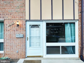 10152 Fair Woods Dr, Fairfax, VA 22030