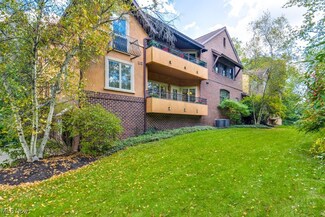 1466 S Main St Unit 102, North Canton, OH 44720