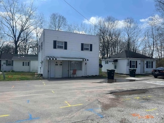 2209 E 9th St, Muncie, IN 47302
