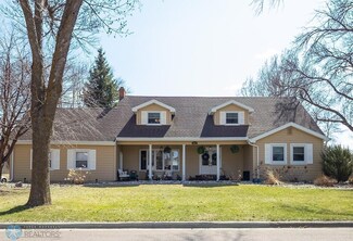 822 Southwood Dr S, Fargo, ND 58103