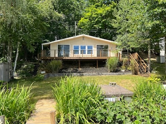 10194 NE Deaner Lake Dr, Vestaburg, MI 48891