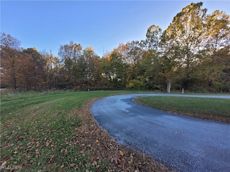 6056-6057 Live Oak Ct, West Salem, OH 44287