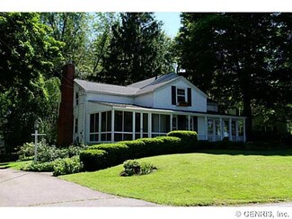 4262 Lake Rd, Williamson, NY 14589